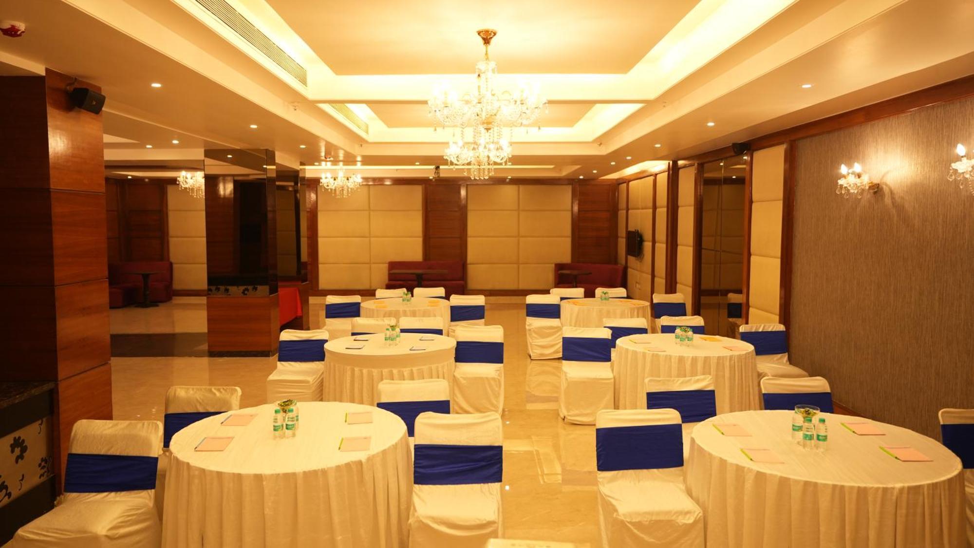 Hotel Africa Avenue - Greater Kailash 1 نيودلهي المظهر الخارجي الصورة