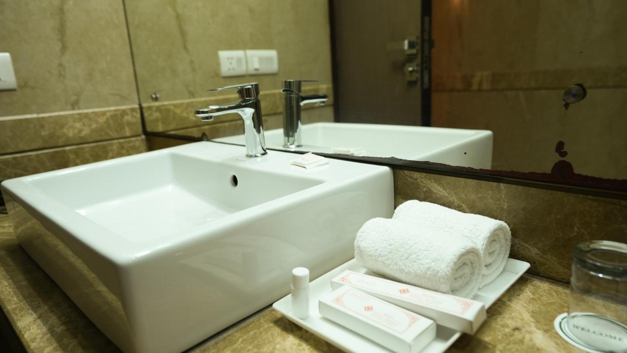 Hotel Africa Avenue - Greater Kailash 1 نيودلهي المظهر الخارجي الصورة